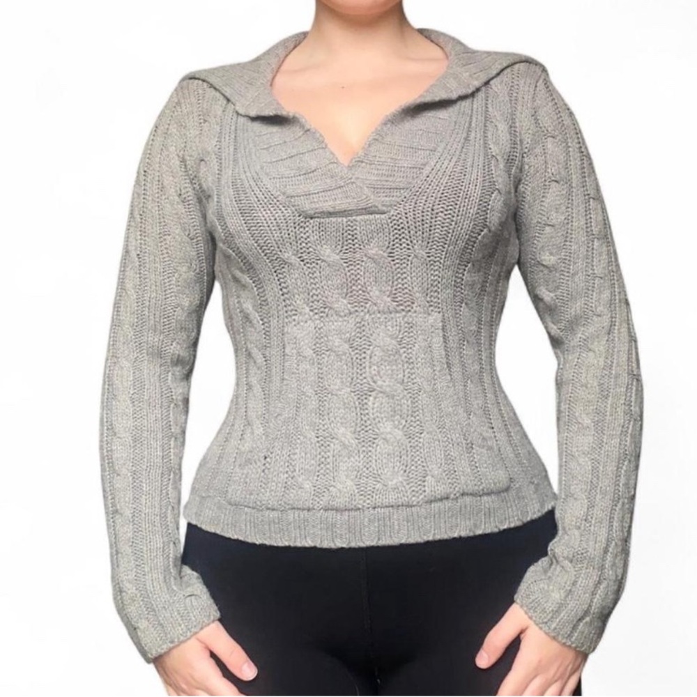 Y2K 2010’s Gray V-Neck Cable Knit Sweater with Pocket and Collar